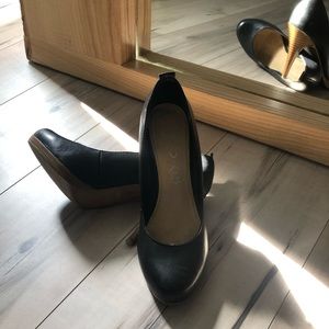 Aldo genuine leather black pumps